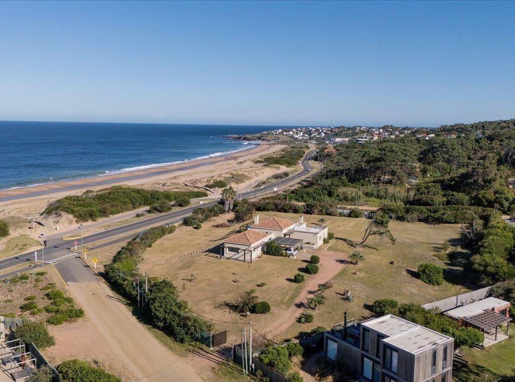 Venta de Casa Frente al Mar, 3 dormitorios,piscina, jacuzzi
