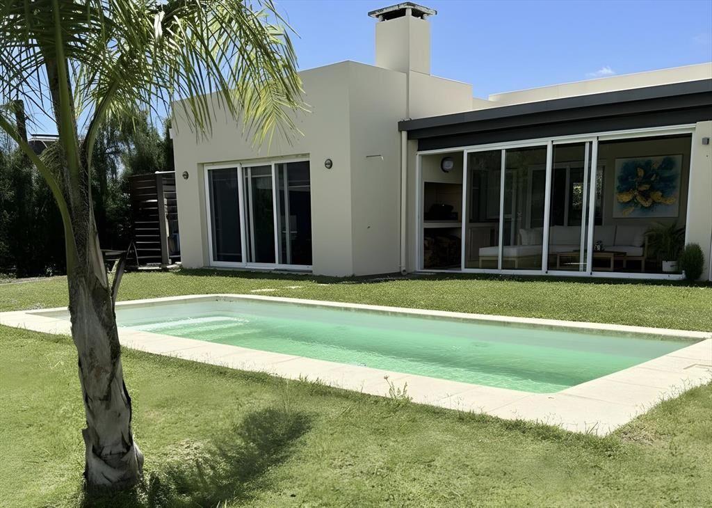Alquiler Casa en Colinas de Carrasco Barrio Privado