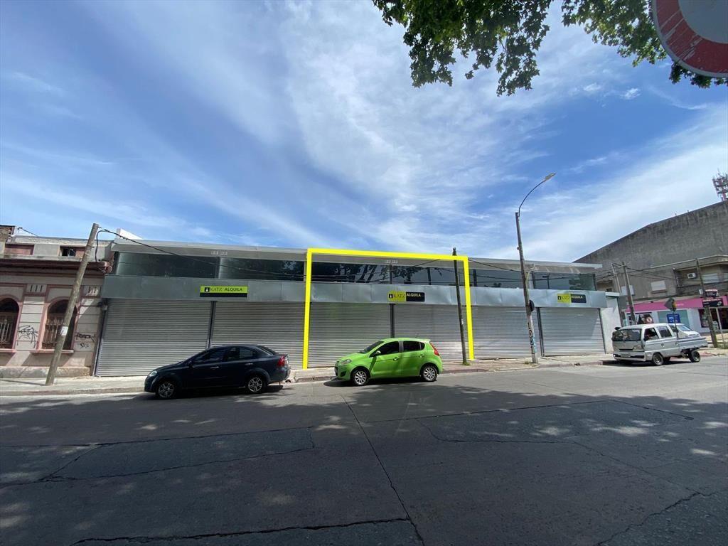 Carlos María Ramirez y Turquía, 150 m2 , 9 mts de frente !!