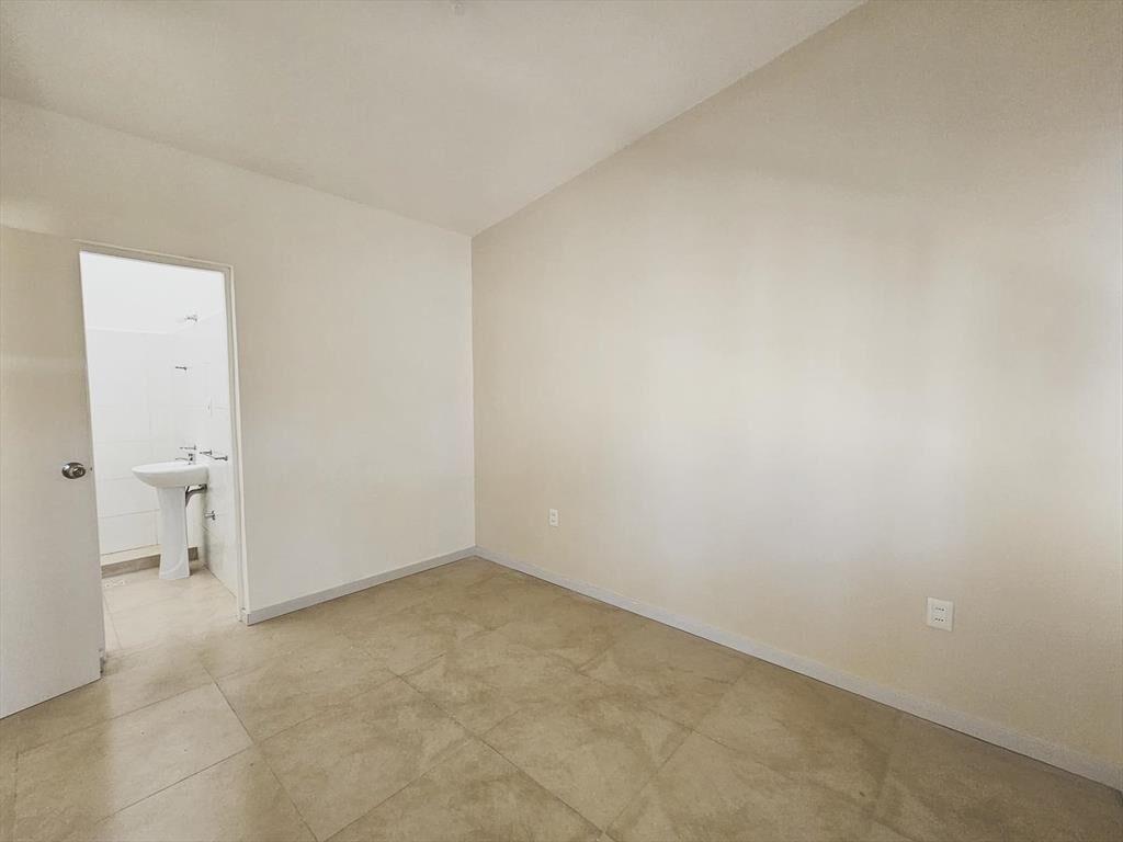 Alquiler apartamento de 1 dormitorio, planta baja- Carrasco