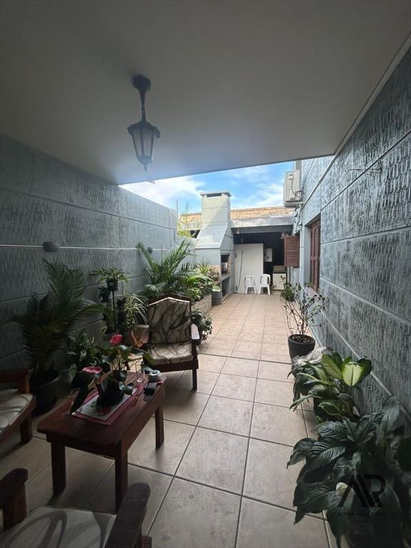 Casa en venta c/ cochera en Artigas