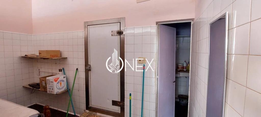 3 Casas y un local con cÃ¡mara de frÃ­o en venta