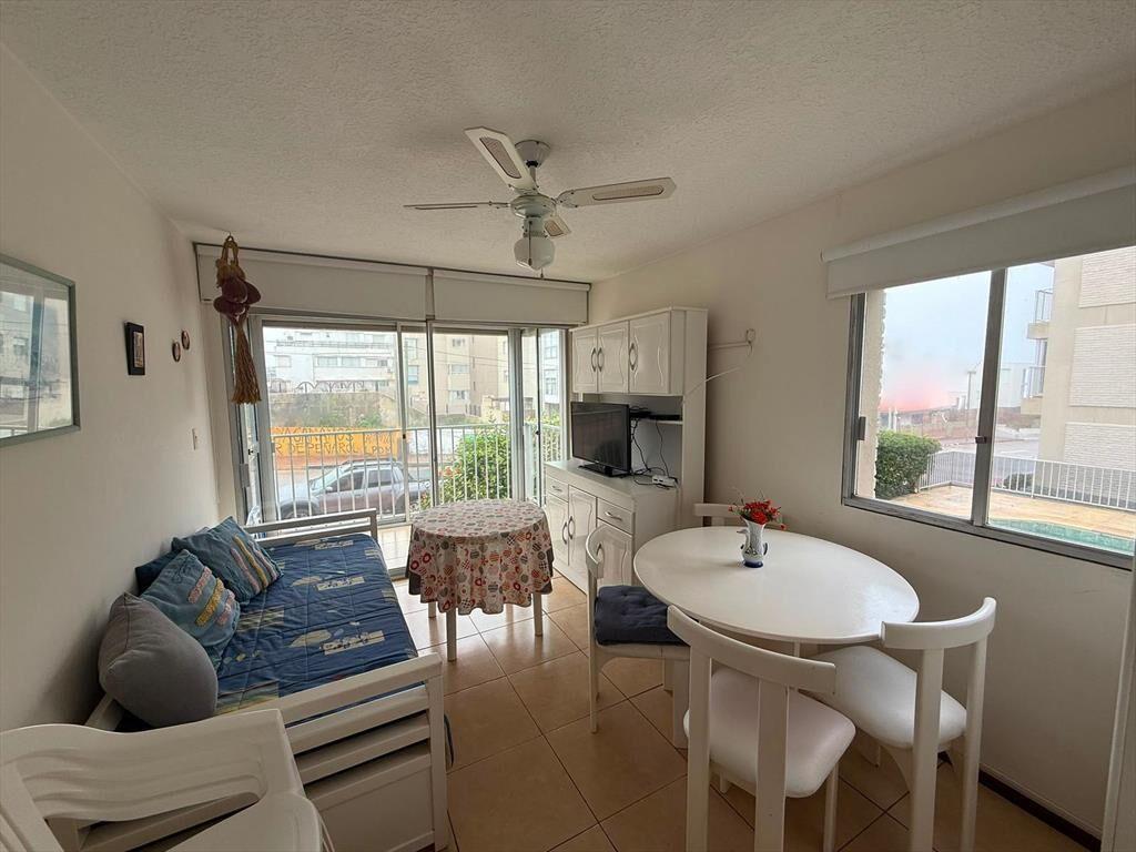 Alquiler anual apartamento 1 dormitorio a pasos de El Emir