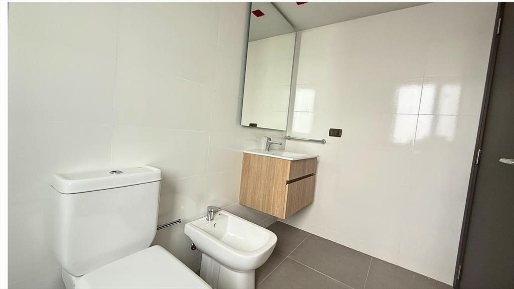 Venta apartamento a estrenar, 2 dormitorios con balcón parr