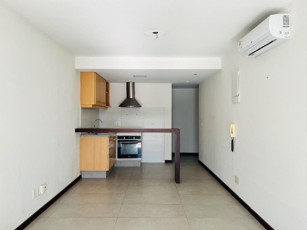 Apartamento en Alquiler en Buceo Monoambiente Semi Equipado