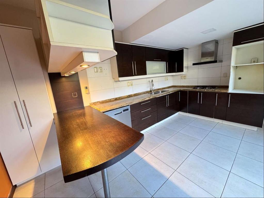 Casa en Punta Gorda, 3 dormitorios, cochera, Excelente esta