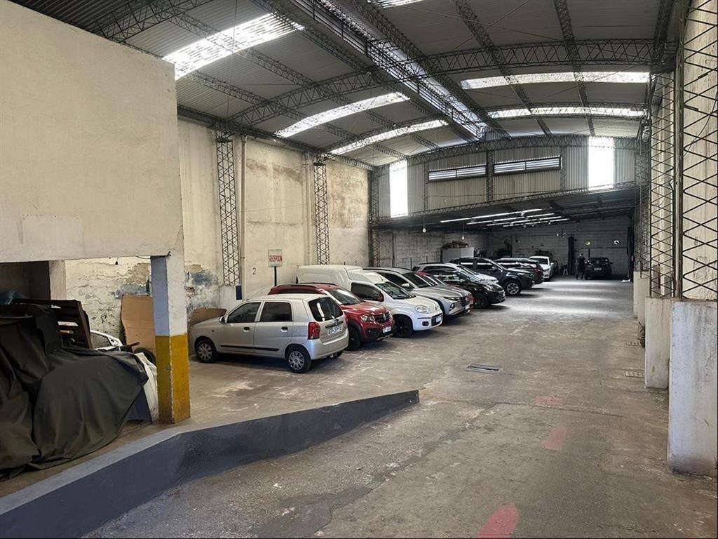 Venta local comercial o terreno galpón Buceo sobre Rivera