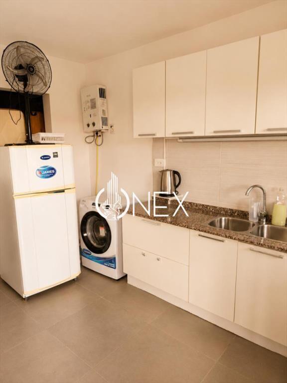 Venta monoambiente con dormitorio definido en primera líne