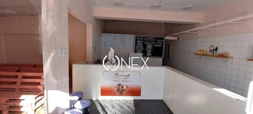 3 Casas y un local con cÃ¡mara de frÃ­o en venta