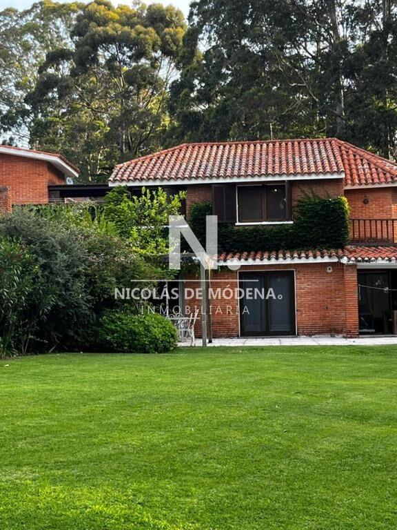Alquiler anual Casa 3 dormitorios en barrio privado Punta d
