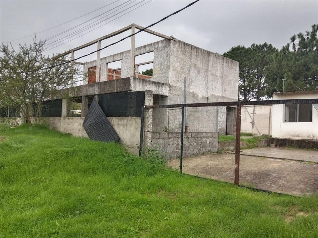 Venta casa en Cuchilla Alta con salón barbacoa