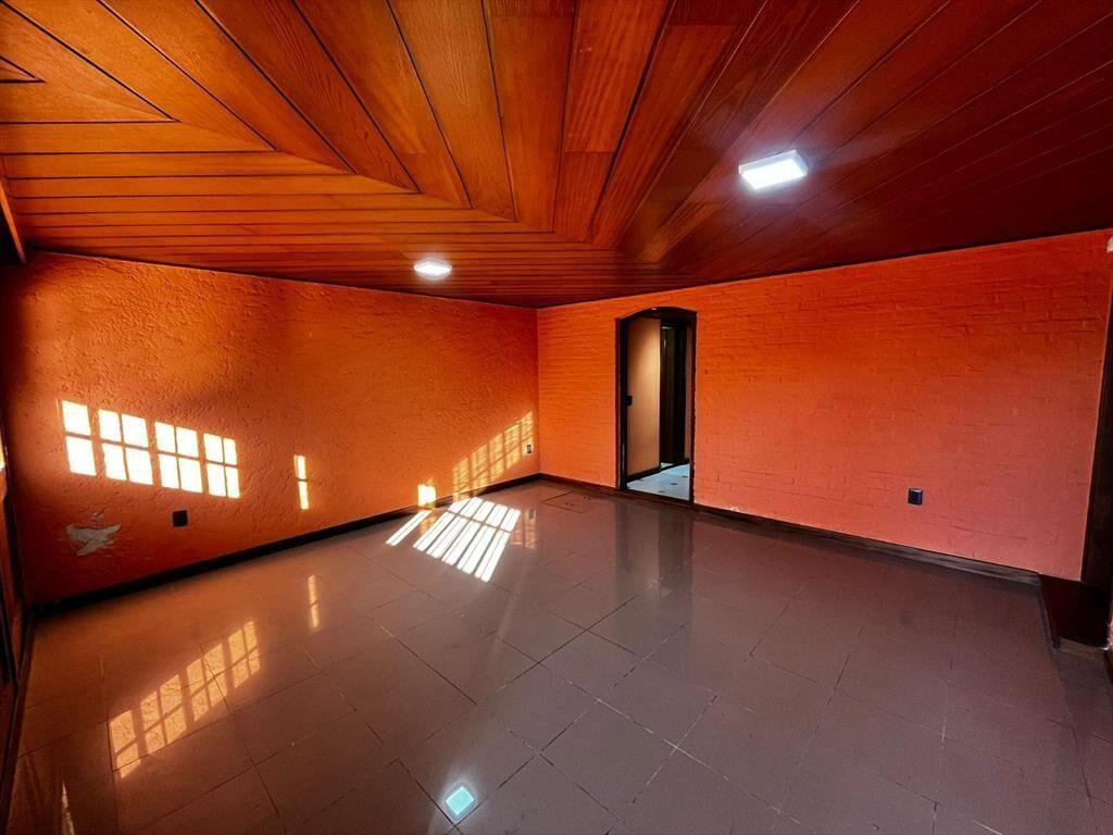 Ciudad de Guayaquil esq Caramuru 4 dorm. 300 m2, piscina y