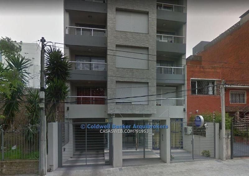 Venta local comercial con renta en Puerto del Buceo