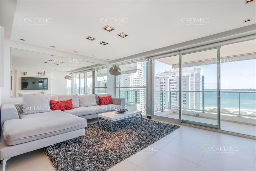 Excelente Apartamento de 3 Dormitorios con Vista al Mar - V