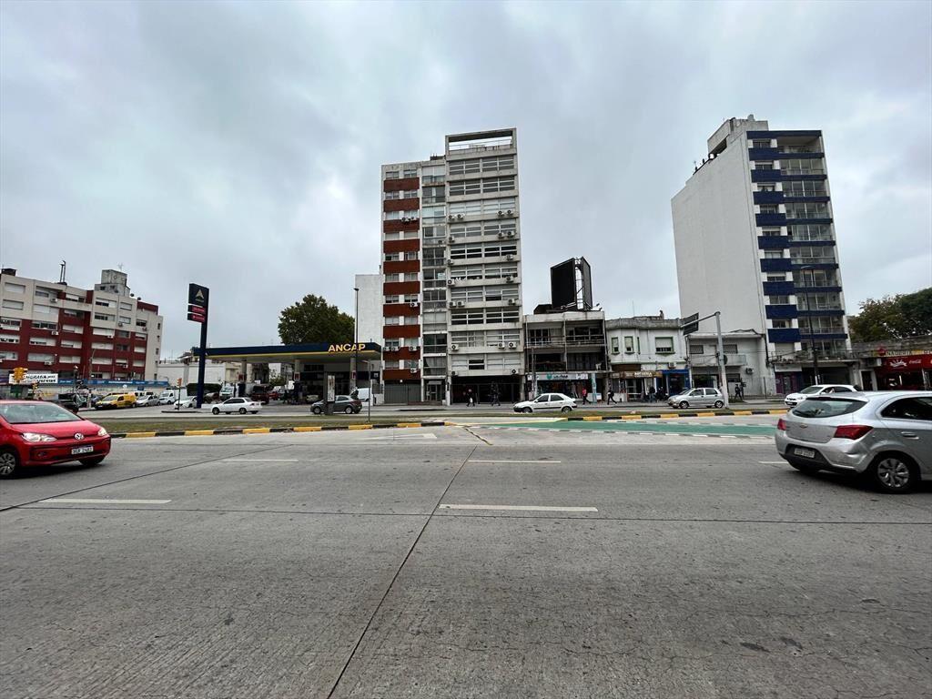 Venta apartamento duplex en Parque Batlle
