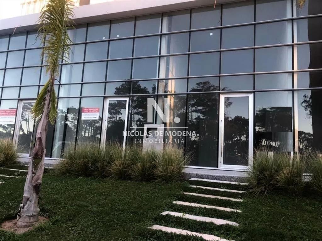 Venta de local en Punta del Este.