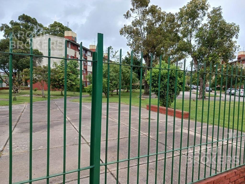 Apartamento de dos dormitorios en venta en Villa Española c
