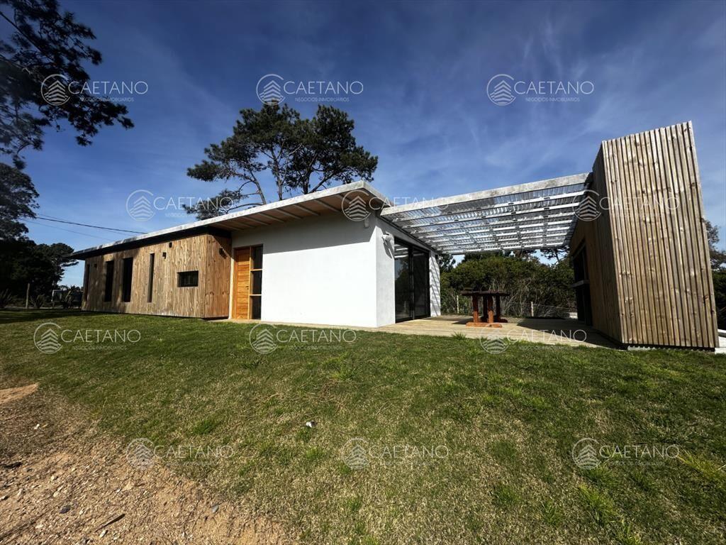 Venta casa a estrenar en barrio Club del lago