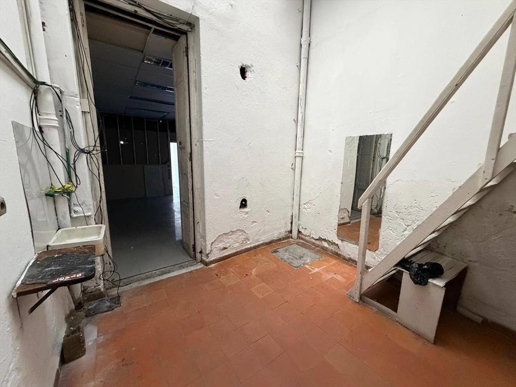 Alquiler de Local comercial en Avd. Agraciada con 80 Mts2 en
