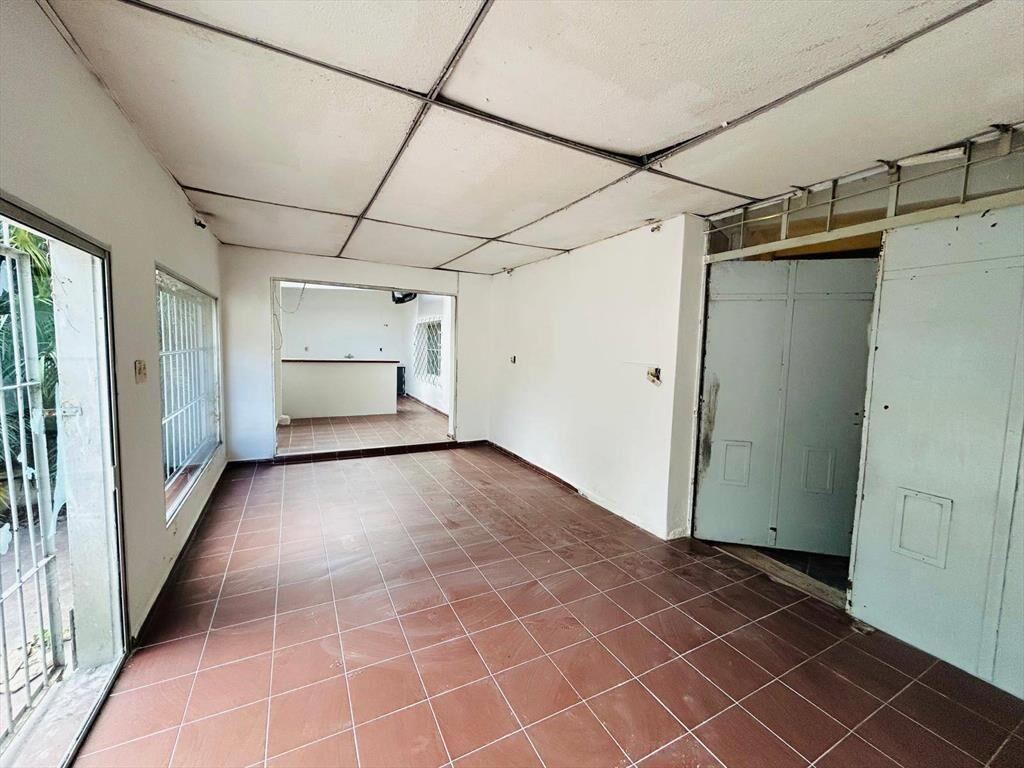 Alquiler - Local Comercial/oficina/vivienda en Prado - Av. A