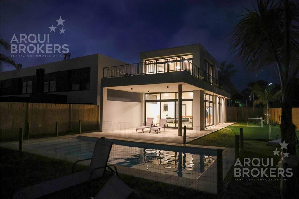 Venta casa tres dormitorios en Parque Miramar - 01B