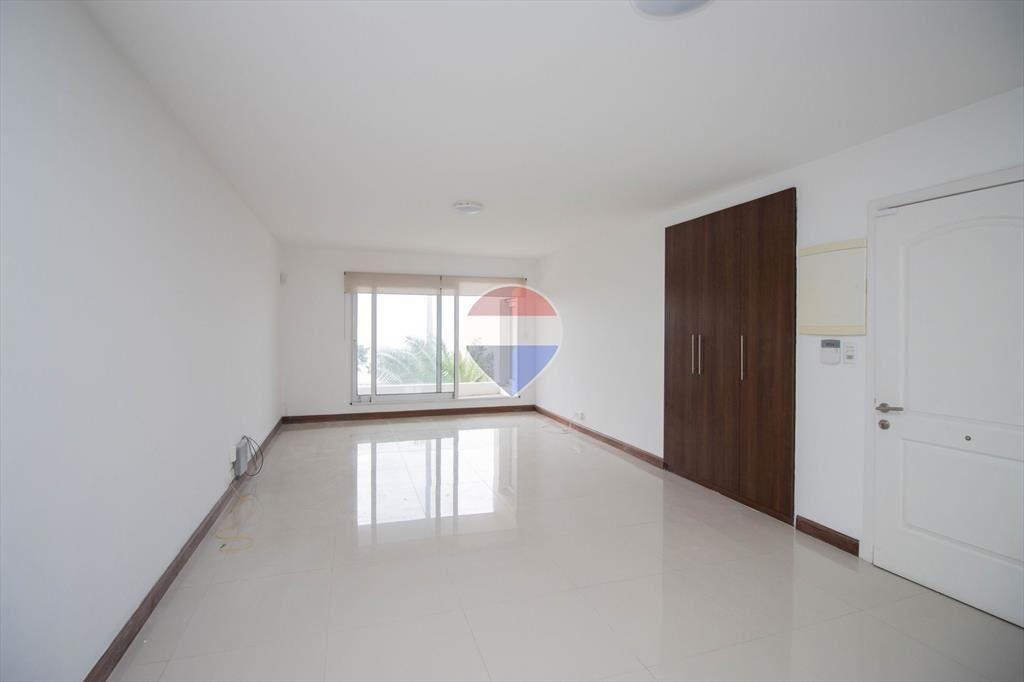 Venta apartamento sobre Rambla Punta Gorda