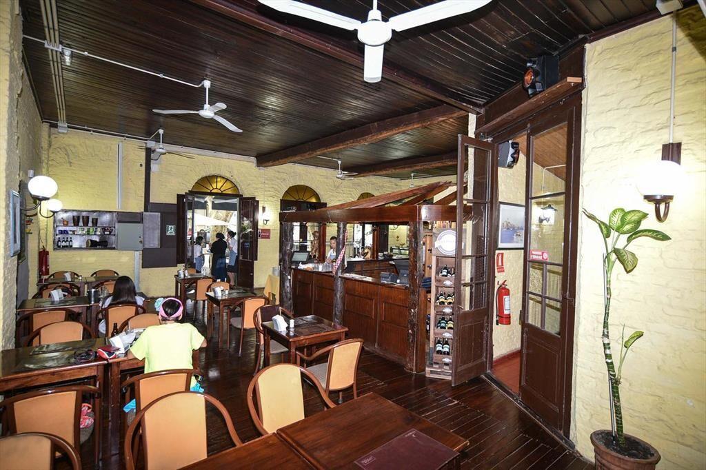 Excelente Local en Colonia del Sacramento. Avenida princip