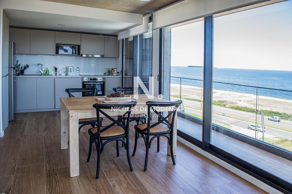 Alquiler en Primera Línea en Pinares: Exclusivo Apartament