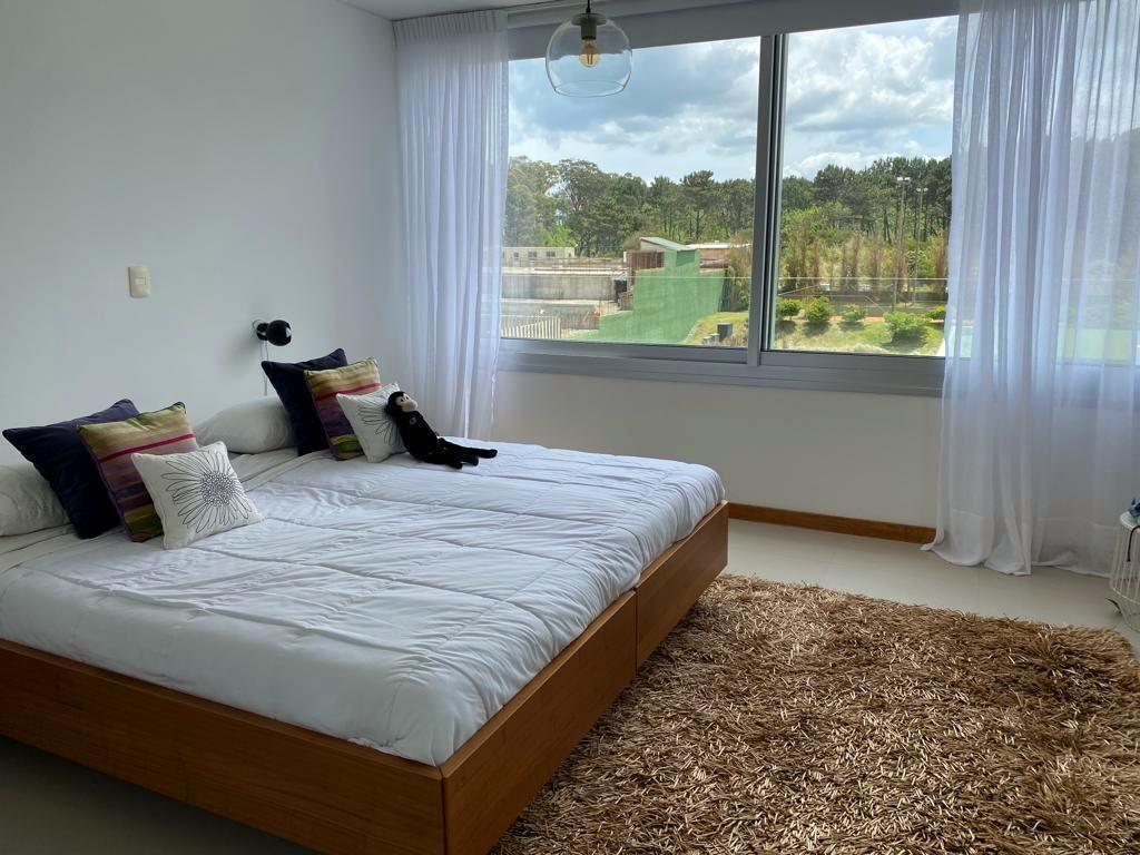 Alquiler 3 dormitorios en torre de categoría Punta del Este