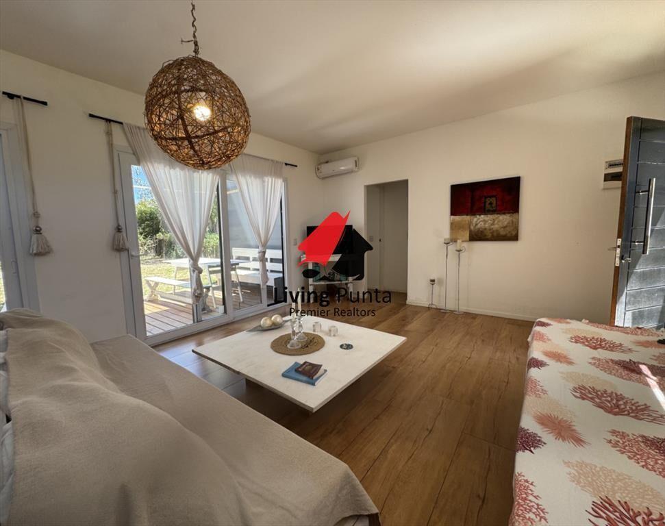 Casa en venta a media cuadra del mar