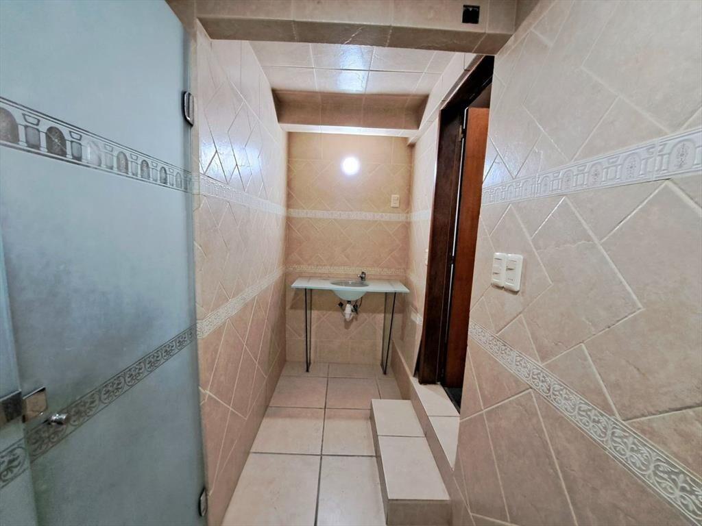 VENTA LOCAL COMERCIAL CON RENTA 6% TRES CRUCES