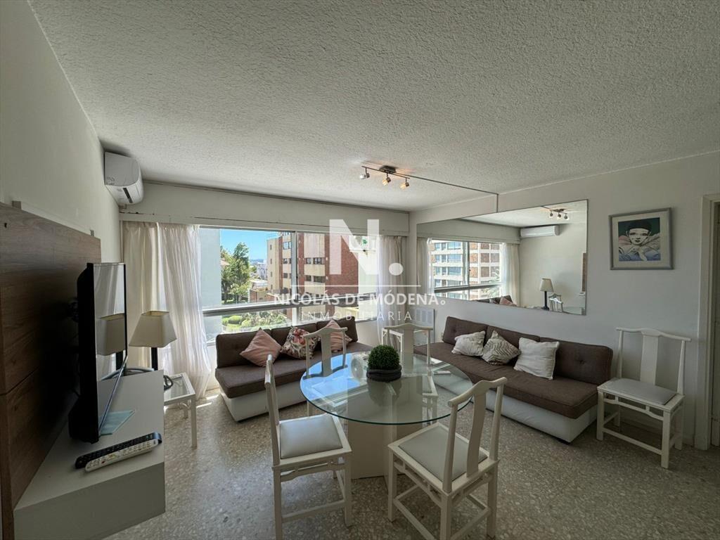 Apartamento en Venta de 3 dormitorios en Torre de