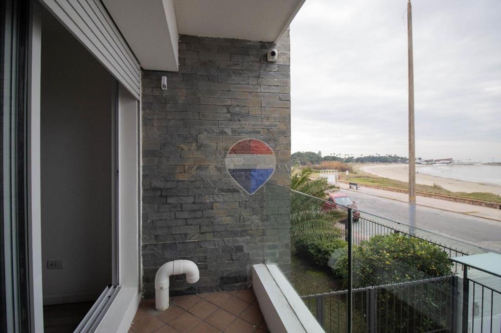 Venta apartamento sobre Rambla Punta Gorda
