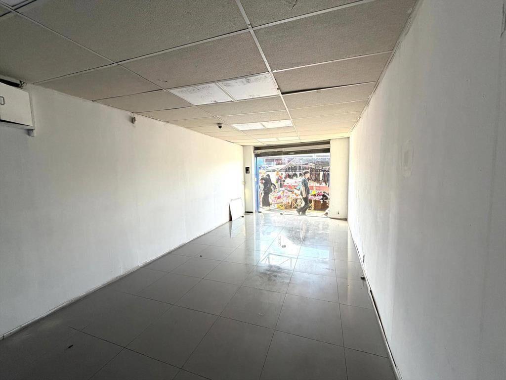 Alquiler de Local comercial en Avd. Agraciada con 80 Mts2 en