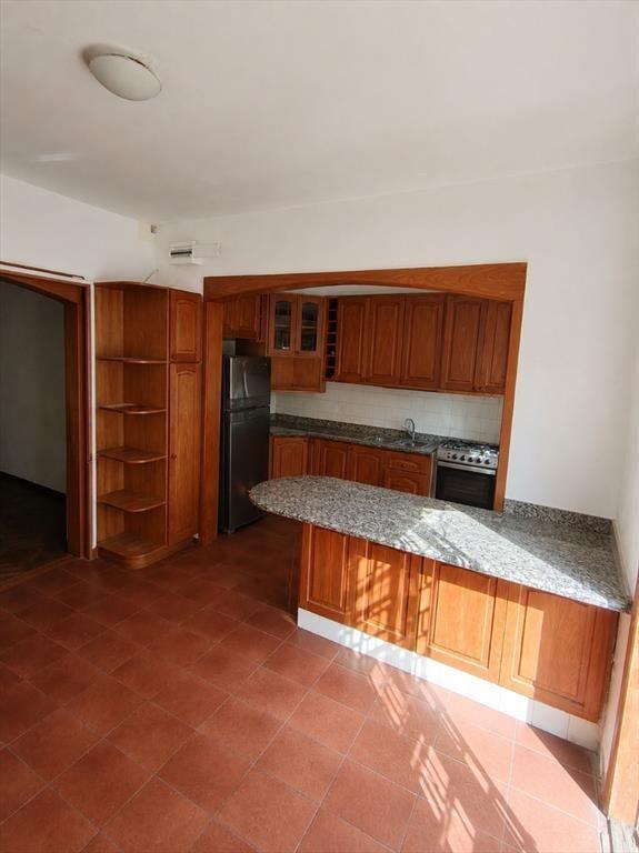 Alquilo casa 4 dormitorios en Punta Gorda