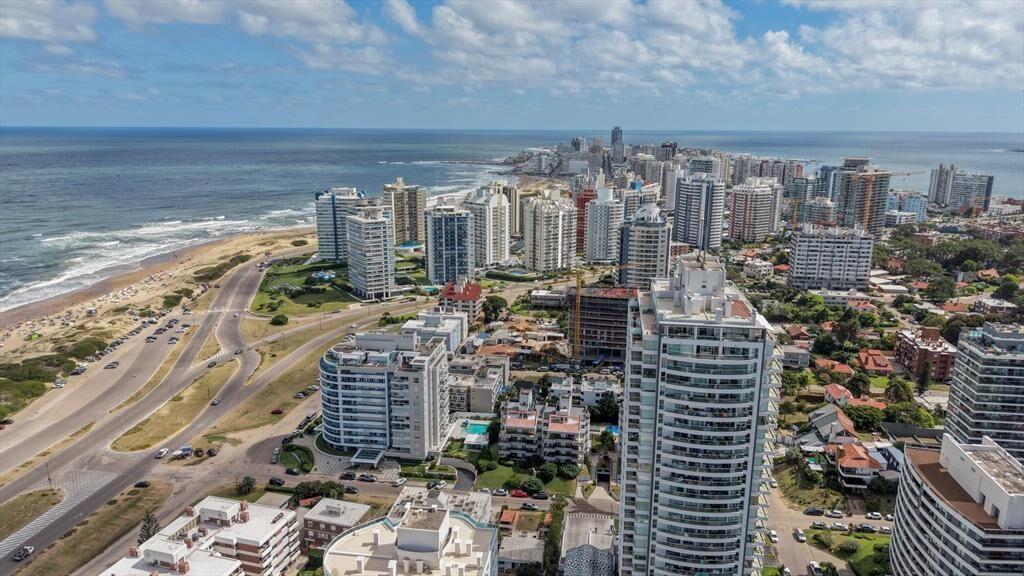 Alquiler temporada apartamento 3 dormitorios Aidy Grill Pun