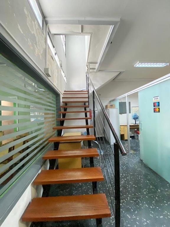 Venta local de 12 oficinas sobre Av. Agraciada en Bella Vis