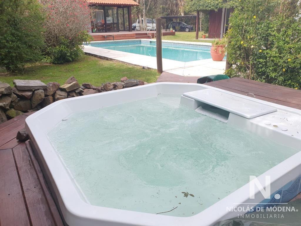 Casa en Alquiler Anual, Pinares a pasos del mar, Punta del