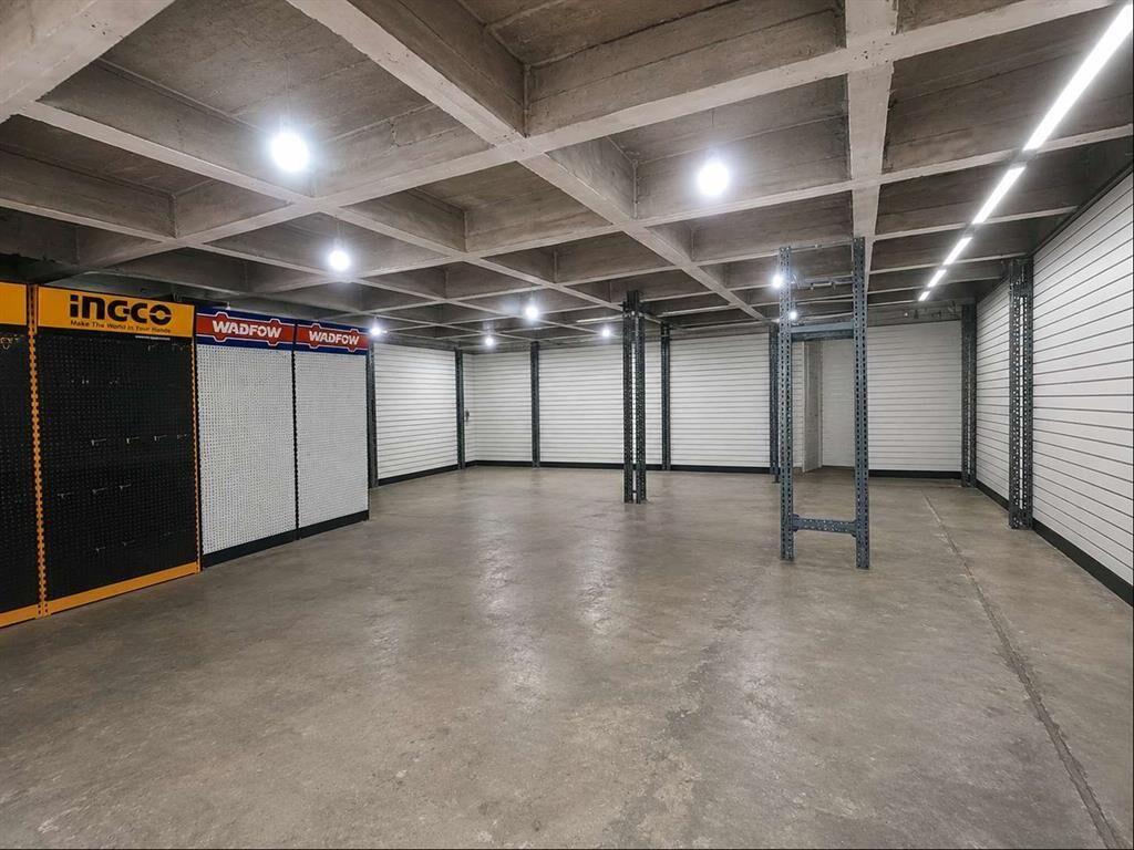 ALQUILER Local comercial de 322m2 en Goes