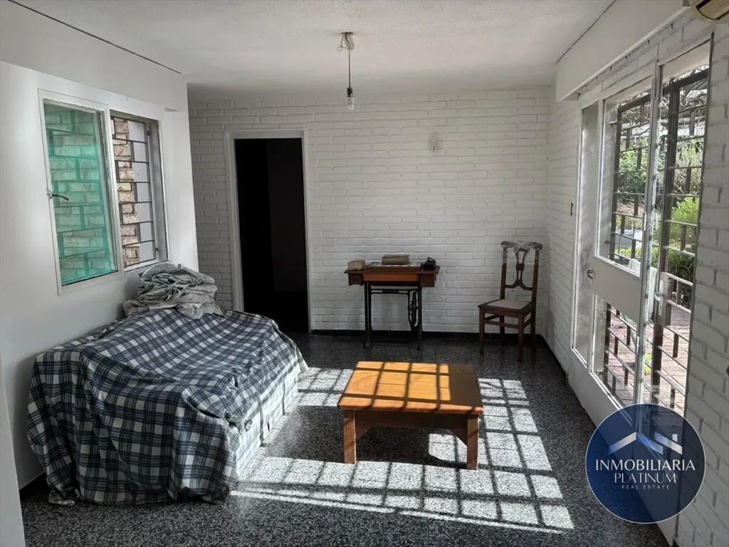 Casa en alquiler c/ cochera en Carrasco Norte