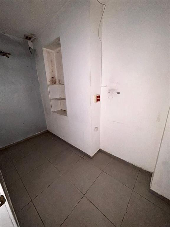 8 de Octubre y Serrato, 90 m2, 4 mts de frente, excelente e