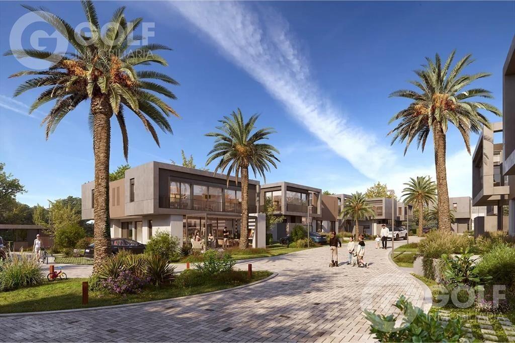 Venta Casa en Jardines del Polo con Cochera
