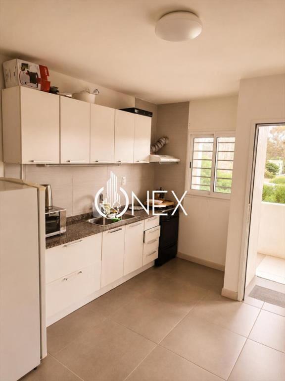 Venta monoambiente con dormitorio definido en primera líne