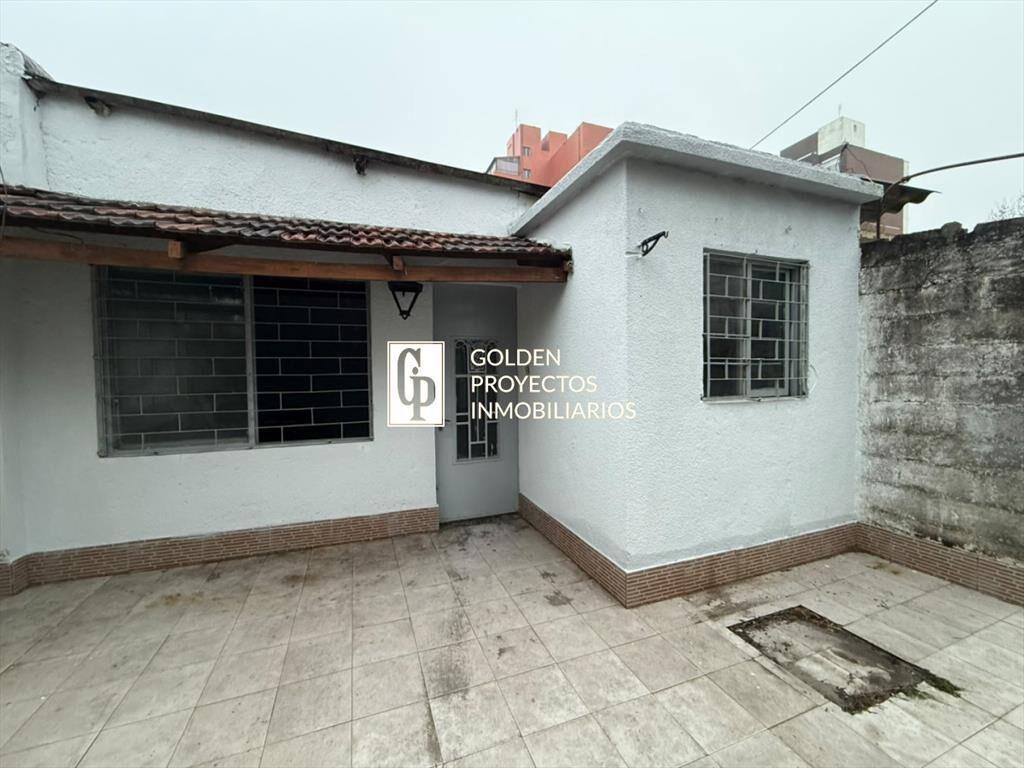 Casa en Alquiler 1 Dormitorio y Patio Parque Batlle