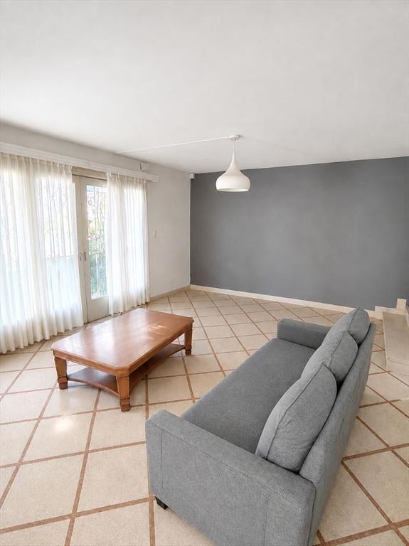 Alquilo casa 4 dormitorios en Punta Gorda