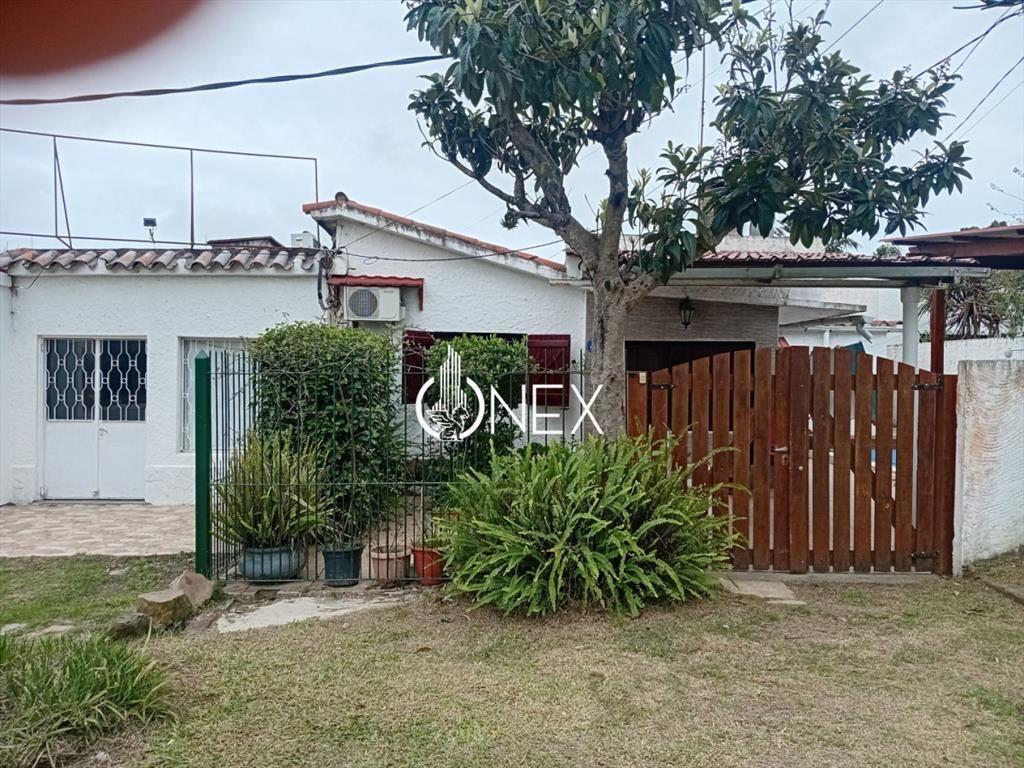 2 Casas y un local con cÃ¡mara de frÃ­o en venta