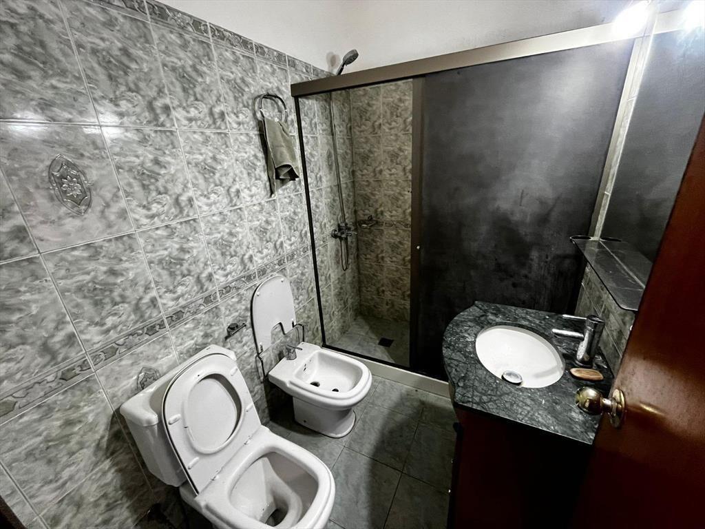 Ciudad de Guayaquil esq Caramuru 4 dorm. 300 m2, piscina y