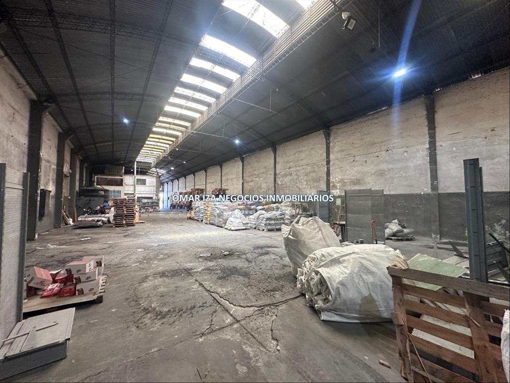 Venta local industrial Sayago, galpón deposito con oficinas