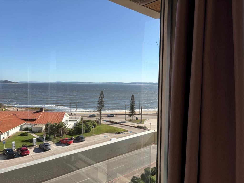 Apartamento en alquiler Anual playa mansa