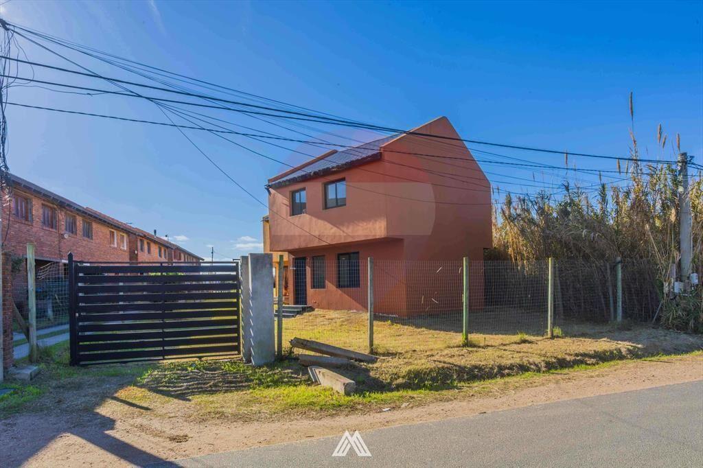Venta Apartamento 3 dormitorios en Lagomar cochera